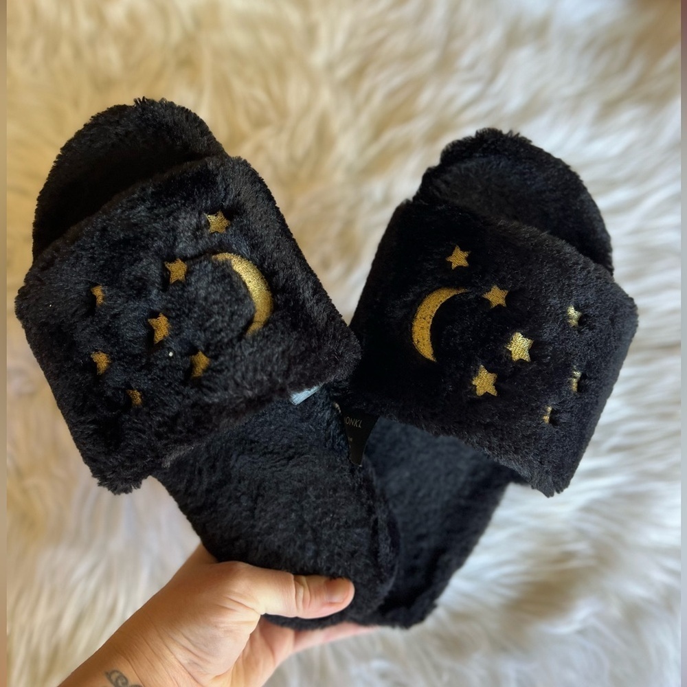 NEW Monki Black Faux Fur Slide Slippers, Plush House Shoes Slides, Size US 9-10 - Picture 2 of 7